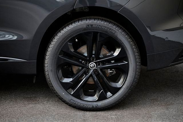 2026 Jaguar F-Pace R-Dynamic S - Photo 7