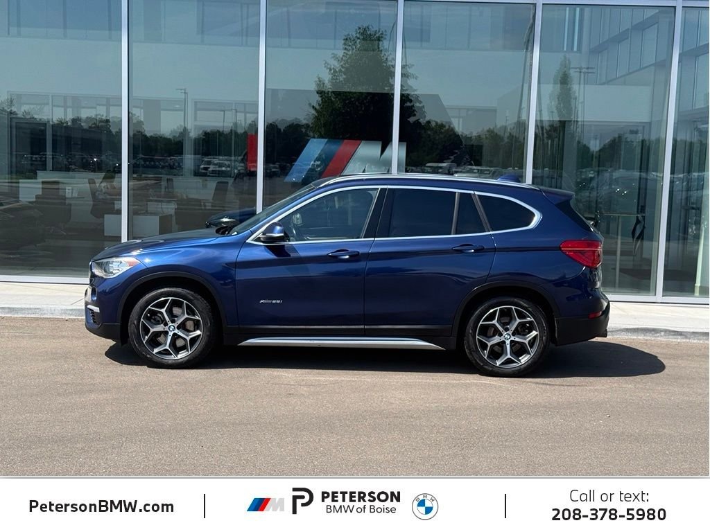 Used 2018 Blue BMW xDrive28i image 2