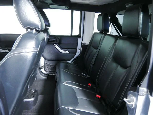 Used 2016 Silver Jeep Unlimited Sahara image 17