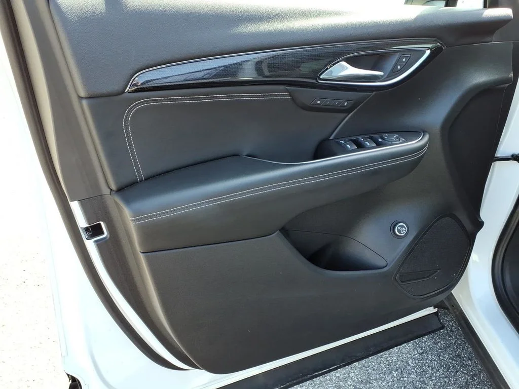 Used 2023 White Buick Essence image 23