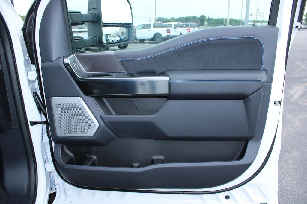 New 2026 Star White Metallic Tri-Coat Ford F-250® Platinum® image 39