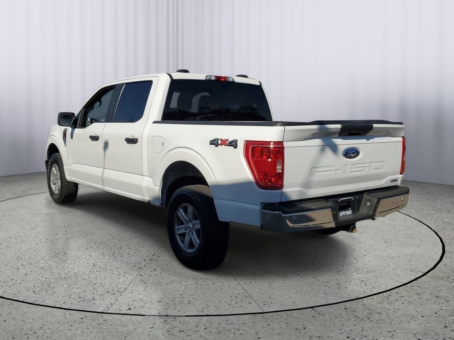 Used 2021 White Ford XLT image 3