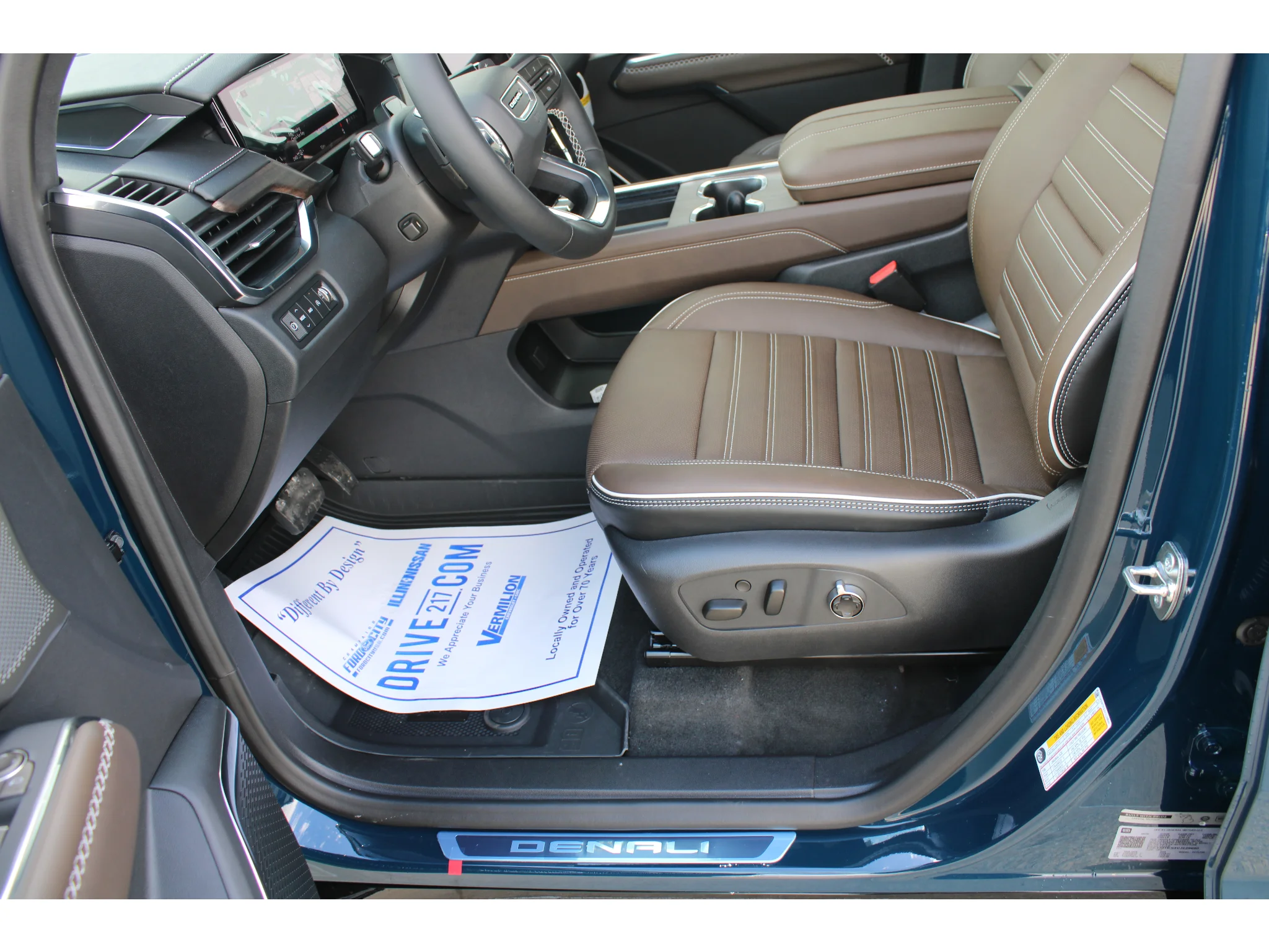 New 2027 Ink GMC Denali Ultimate image 5