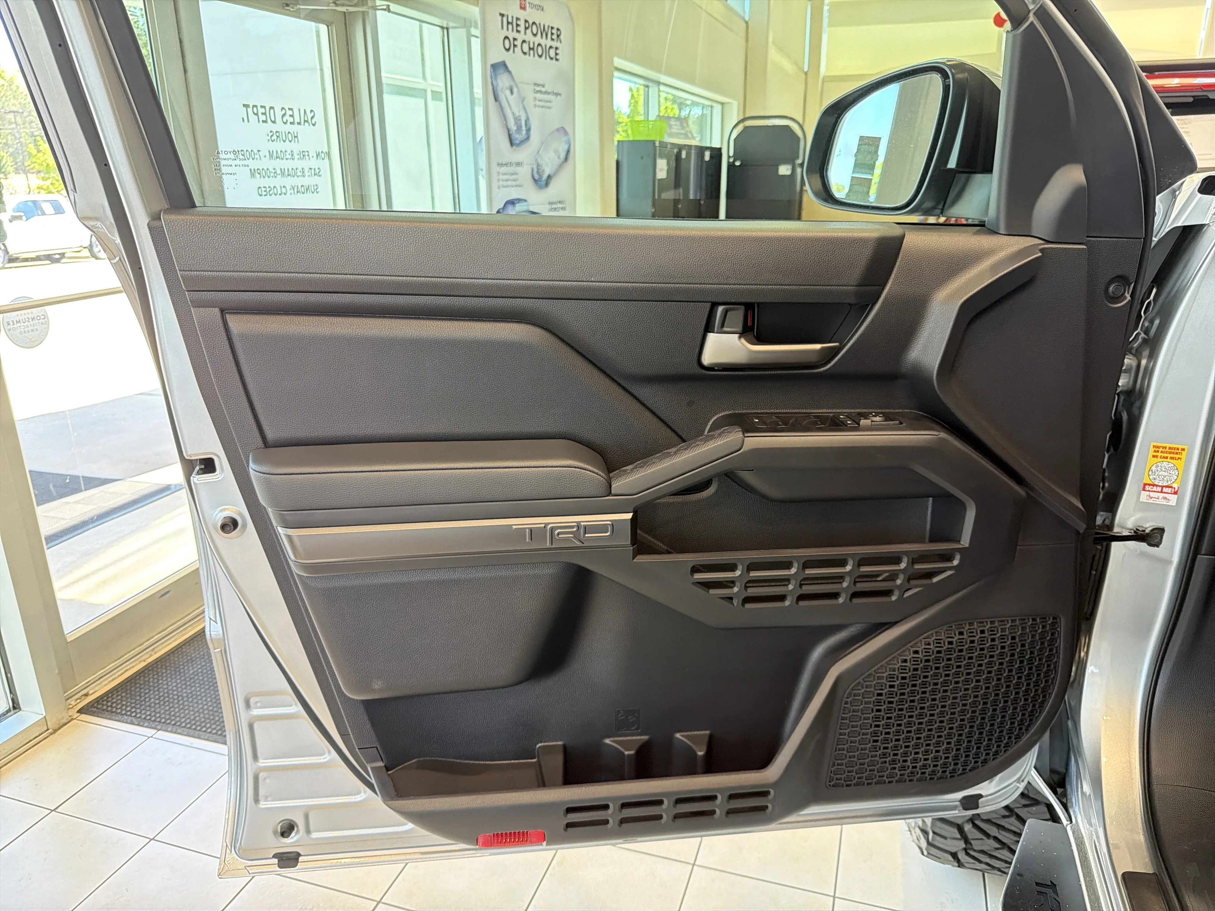 2025 Toyota Tacoma TRD Off Road - Photo 9