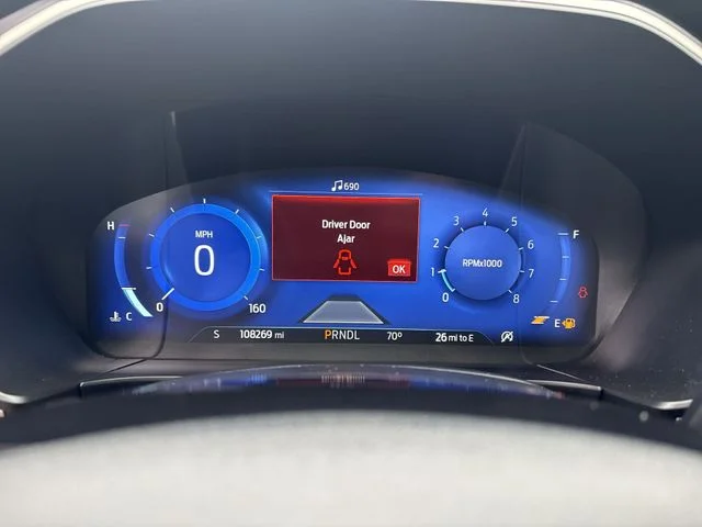 Used 2022 Gray Ford SEL image 15