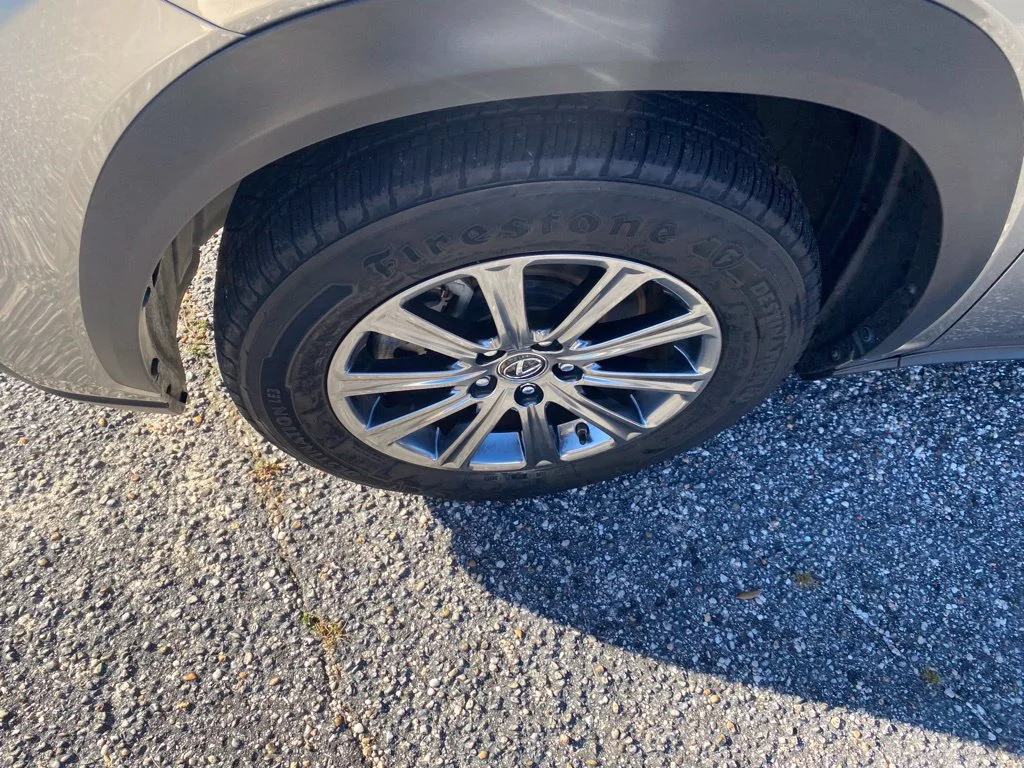 Used 2019 Silver Lexus 300h image 20