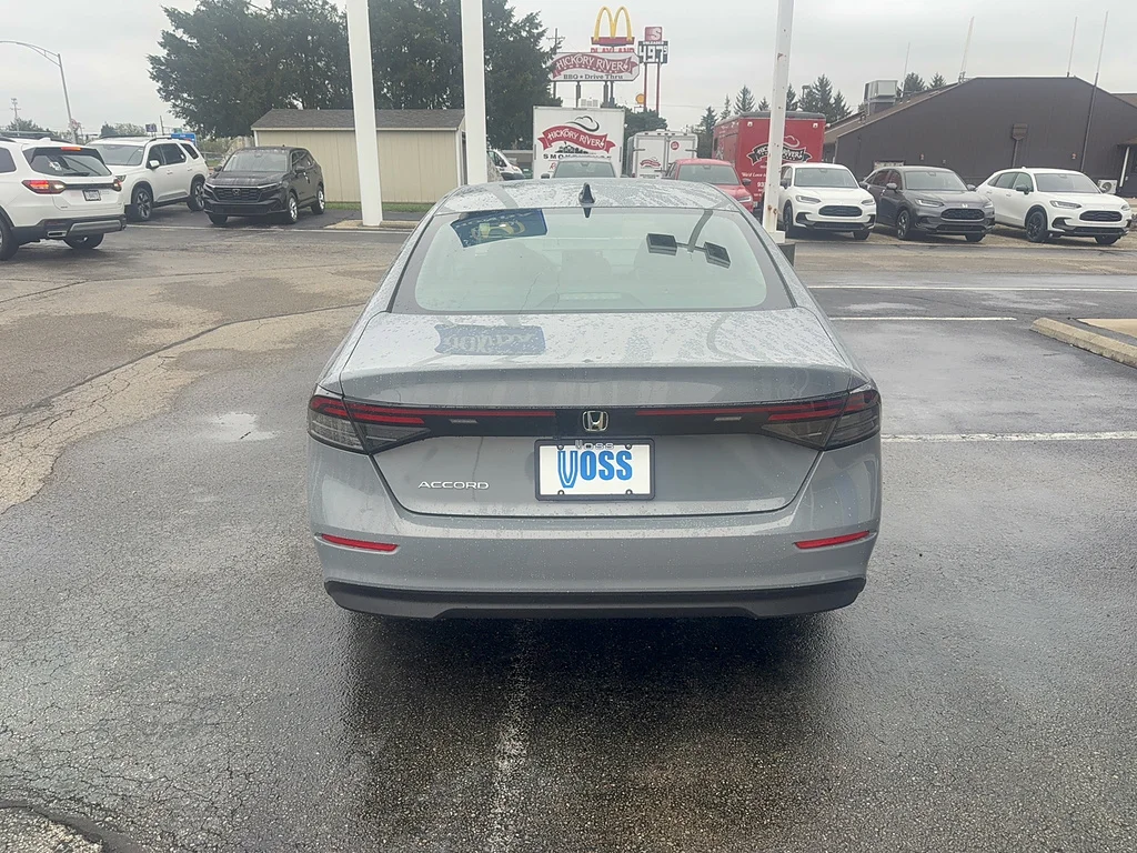 New 2026 Urban Gray Pearl Honda SE image 6