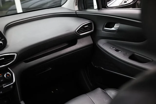 Used 2019 Rainforest Hyundai Limited image 30