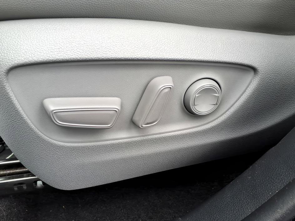Used 2023 Moon Dust Toyota XLE image 17