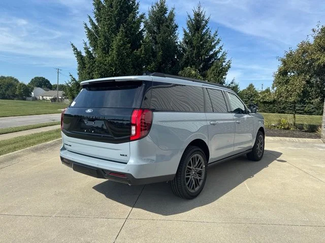 New 2027 Glacier Gray Metallic Tri-Coat Ford Platinum image 5