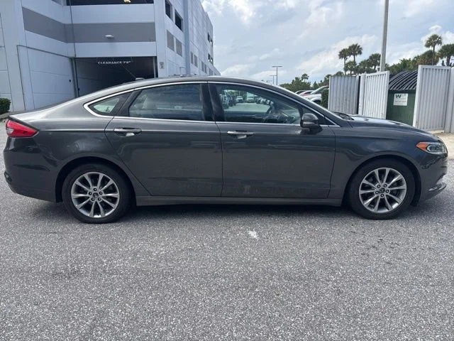 2017 Ford Fusion SE - Photo 28