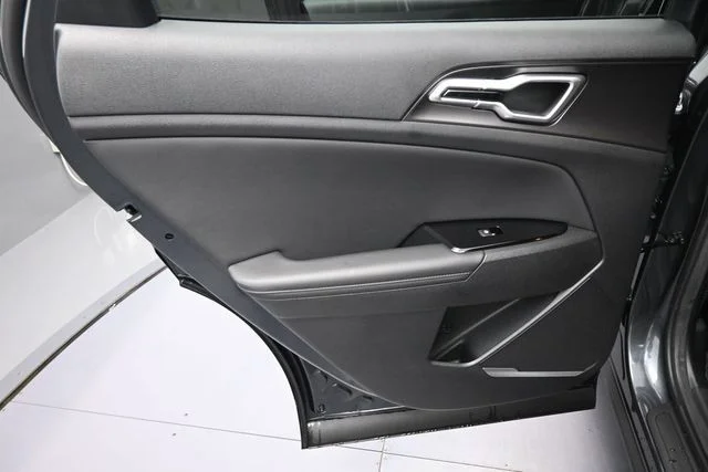 2023 Kia Sportage EX - Photo 10