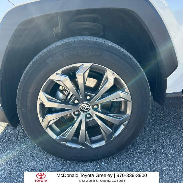 2023 Toyota RAV4 Hybrid LIMITED SUV Slide 9