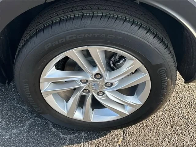 New 2026 Summit White Buick Preferred image 17
