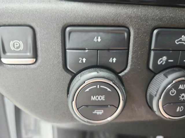 Used 2025 White Chevrolet LT image 26