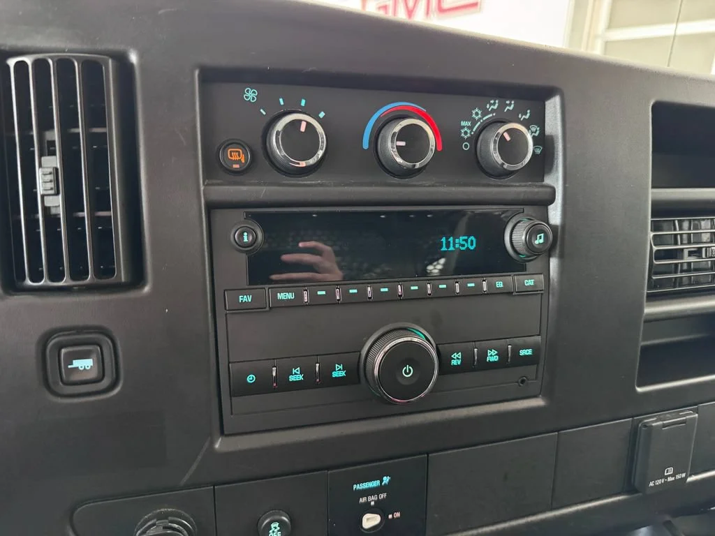 2024 Chevrolet Express Cargo Work Van - Photo 17