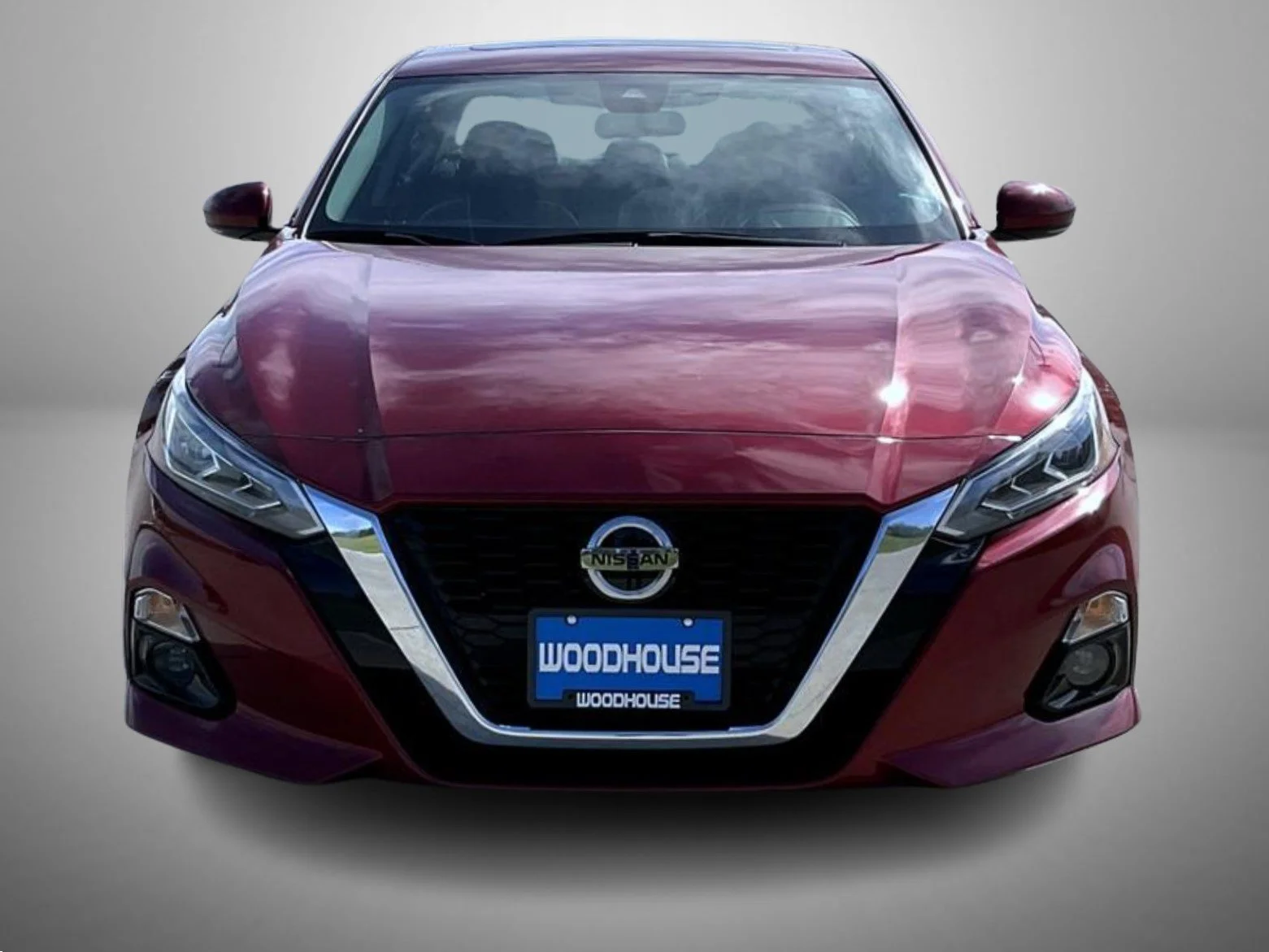 Used 2022 Red Nissan 2.5 SL image 2