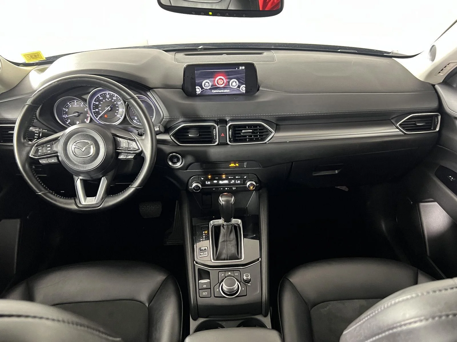 Used 2019  Mazda Touring image 2