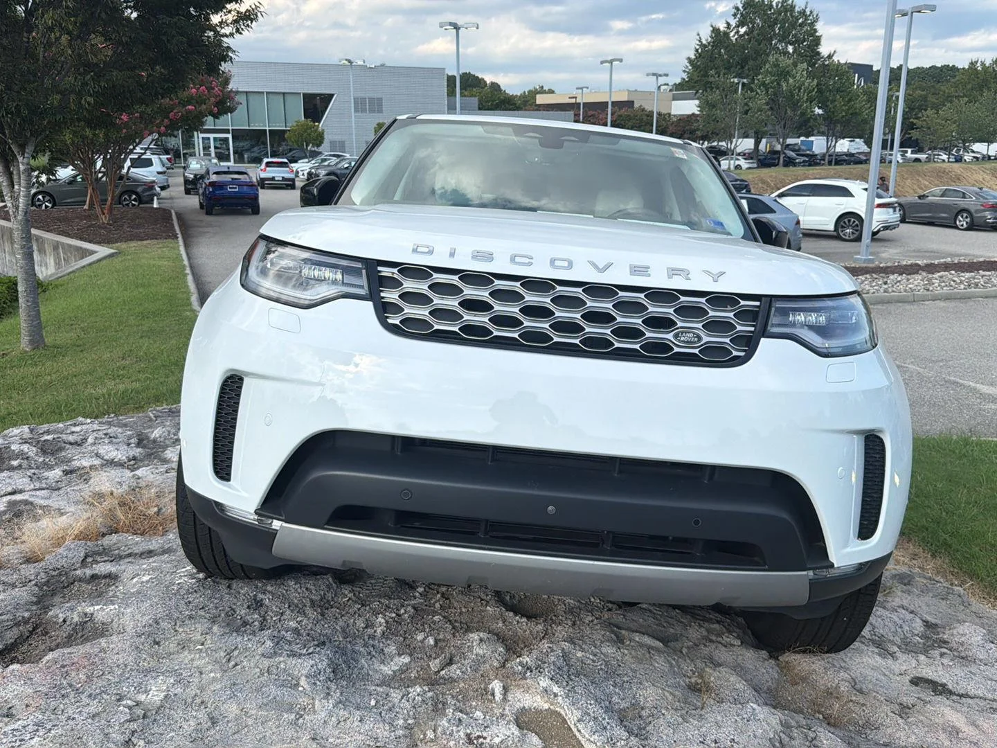 Used 2025  Land Rover S image 1