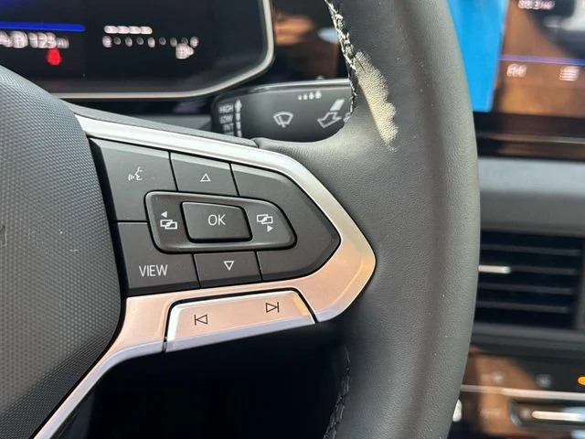 2025 Volkswagen Jetta SE - Photo 18
