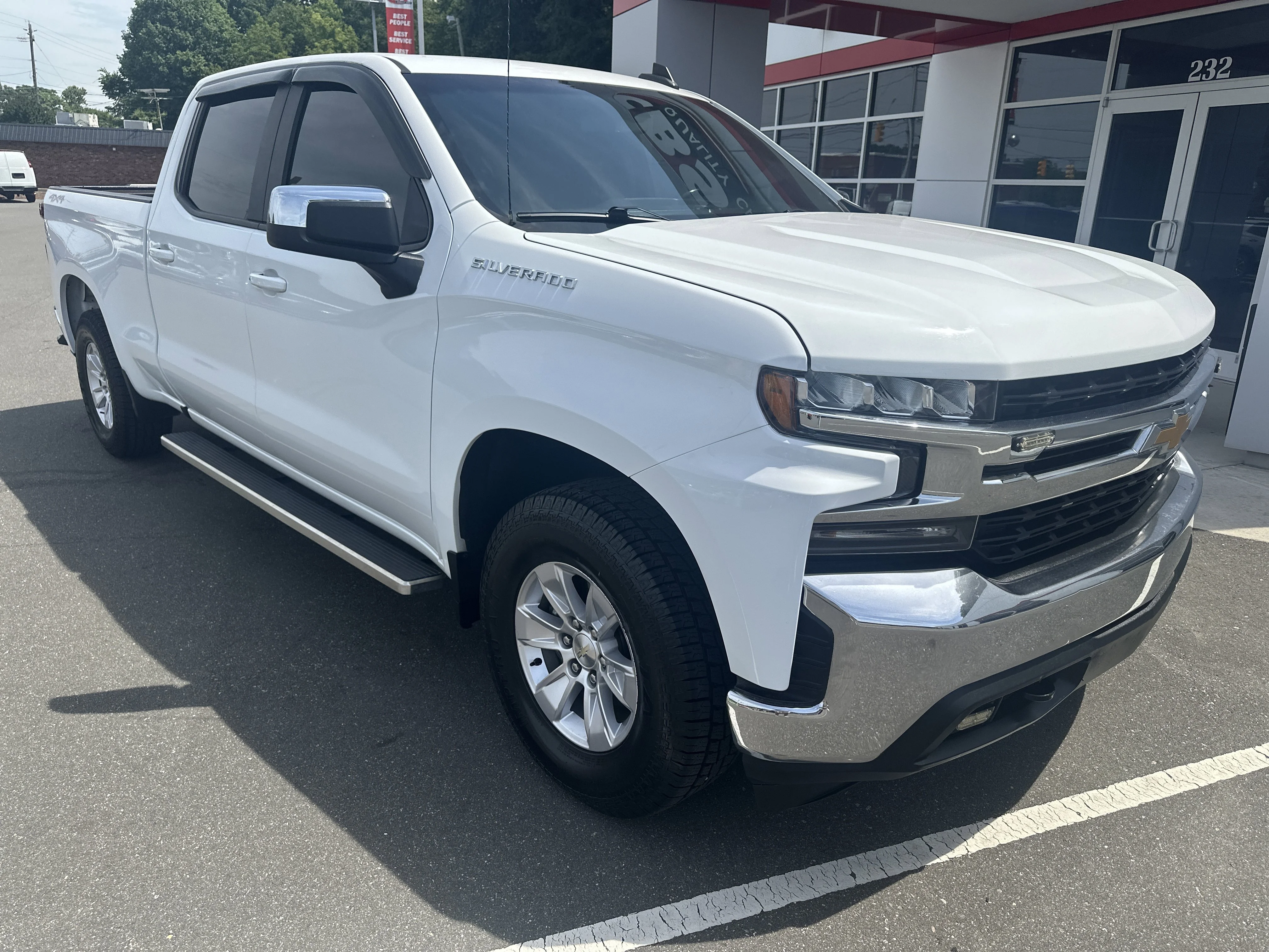 Used 2019 Summit White Chevrolet LT image 2