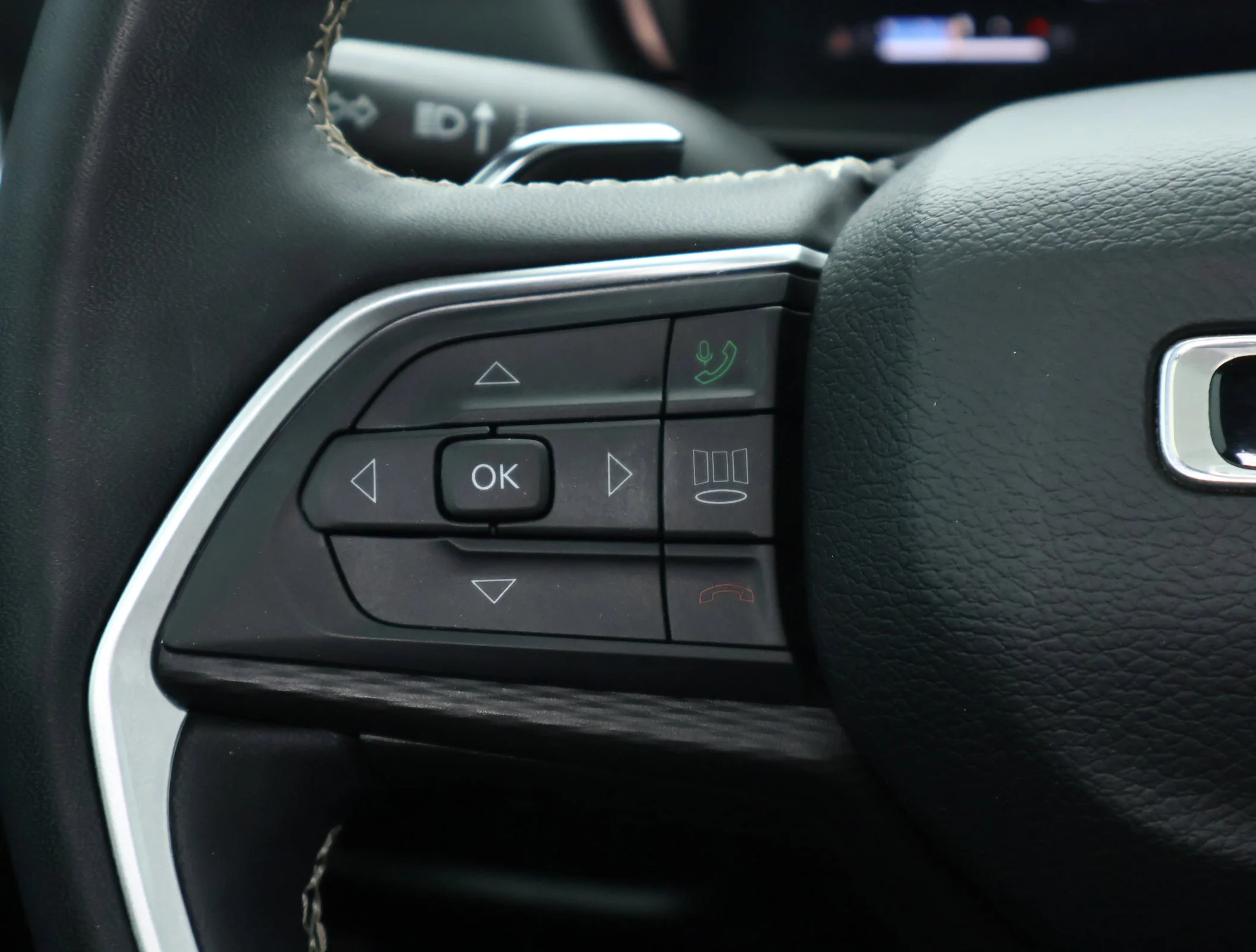 Used 2023 Bright White Cl Jeep Altitude X image 14