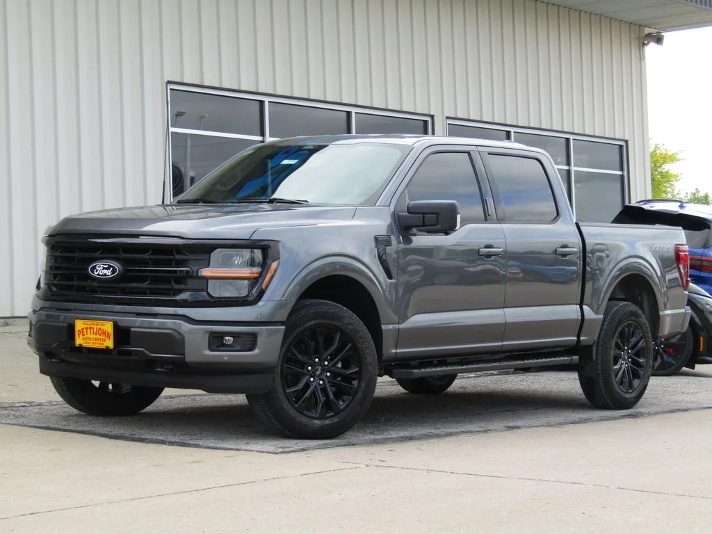 New 2026 Carbonized Gray Metallic Ford XLT image 12