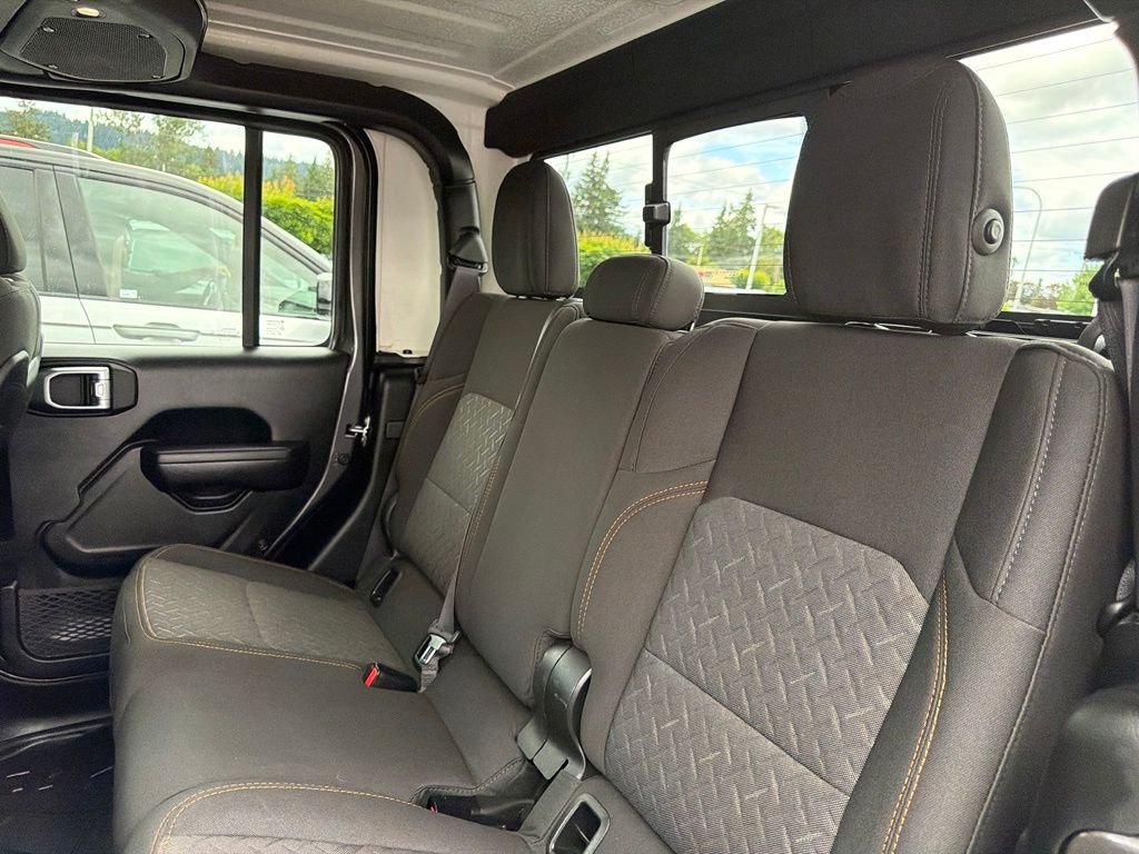 Used 2025 Granite Crystal Metallic Clearcoat Jeep Mojave image 29