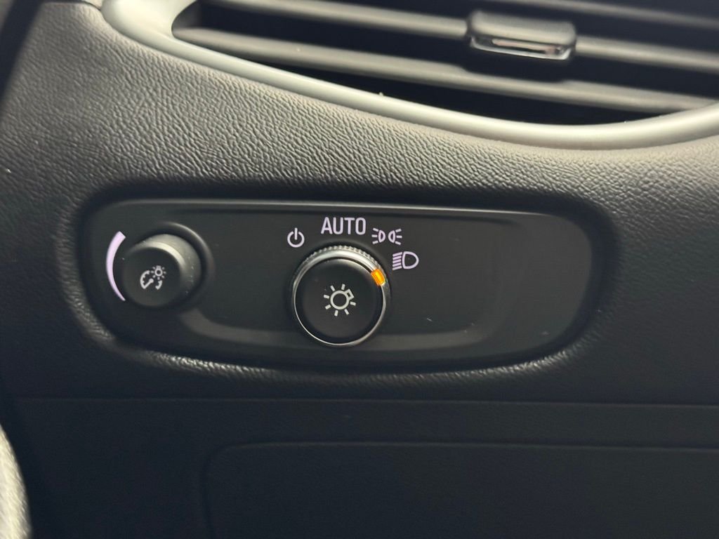 Used 2024 Summit White Chevrolet LT image 20