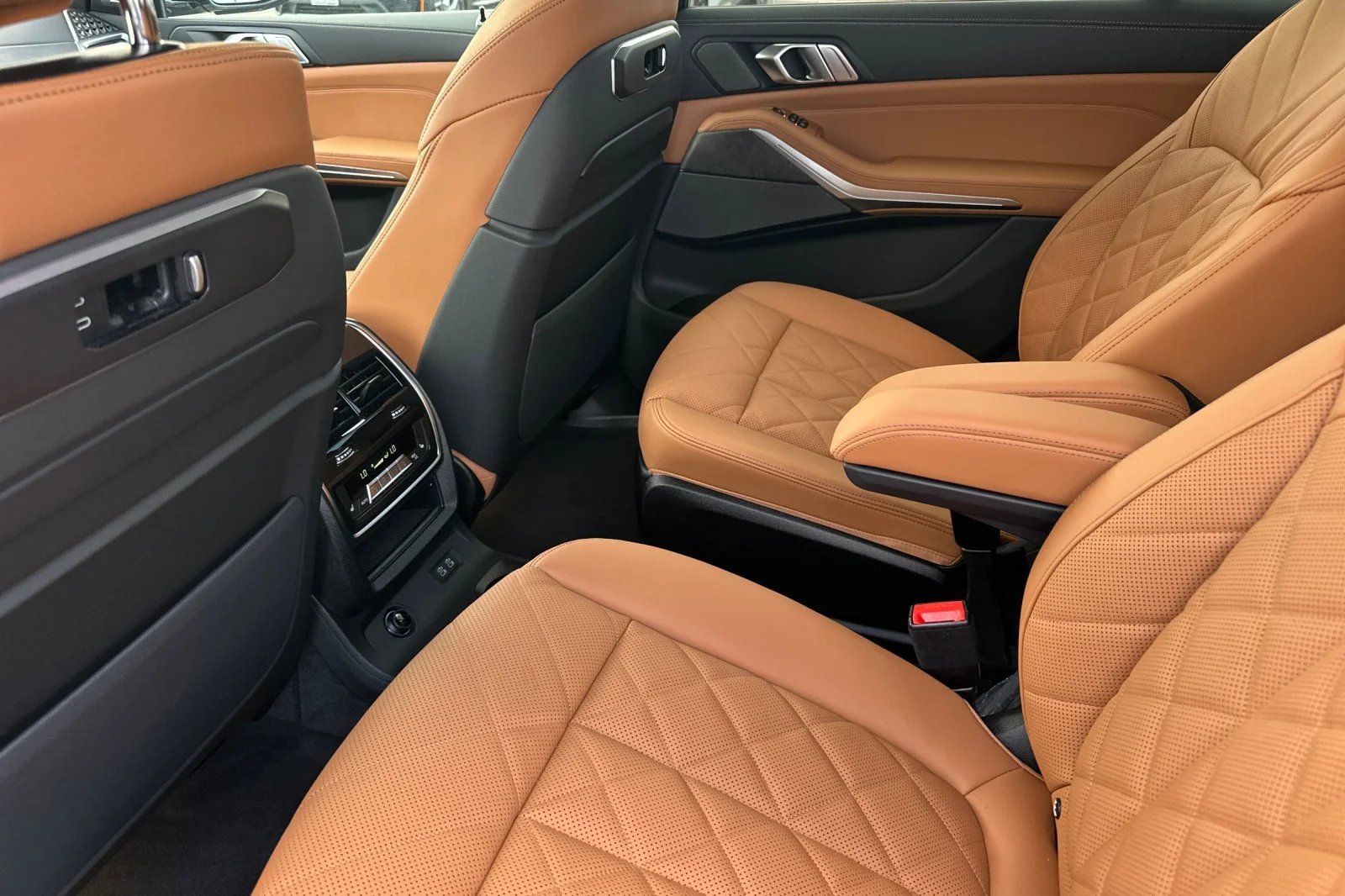 New 2027 Brooklyn Grey Metallic BMW xDrive40i image 9