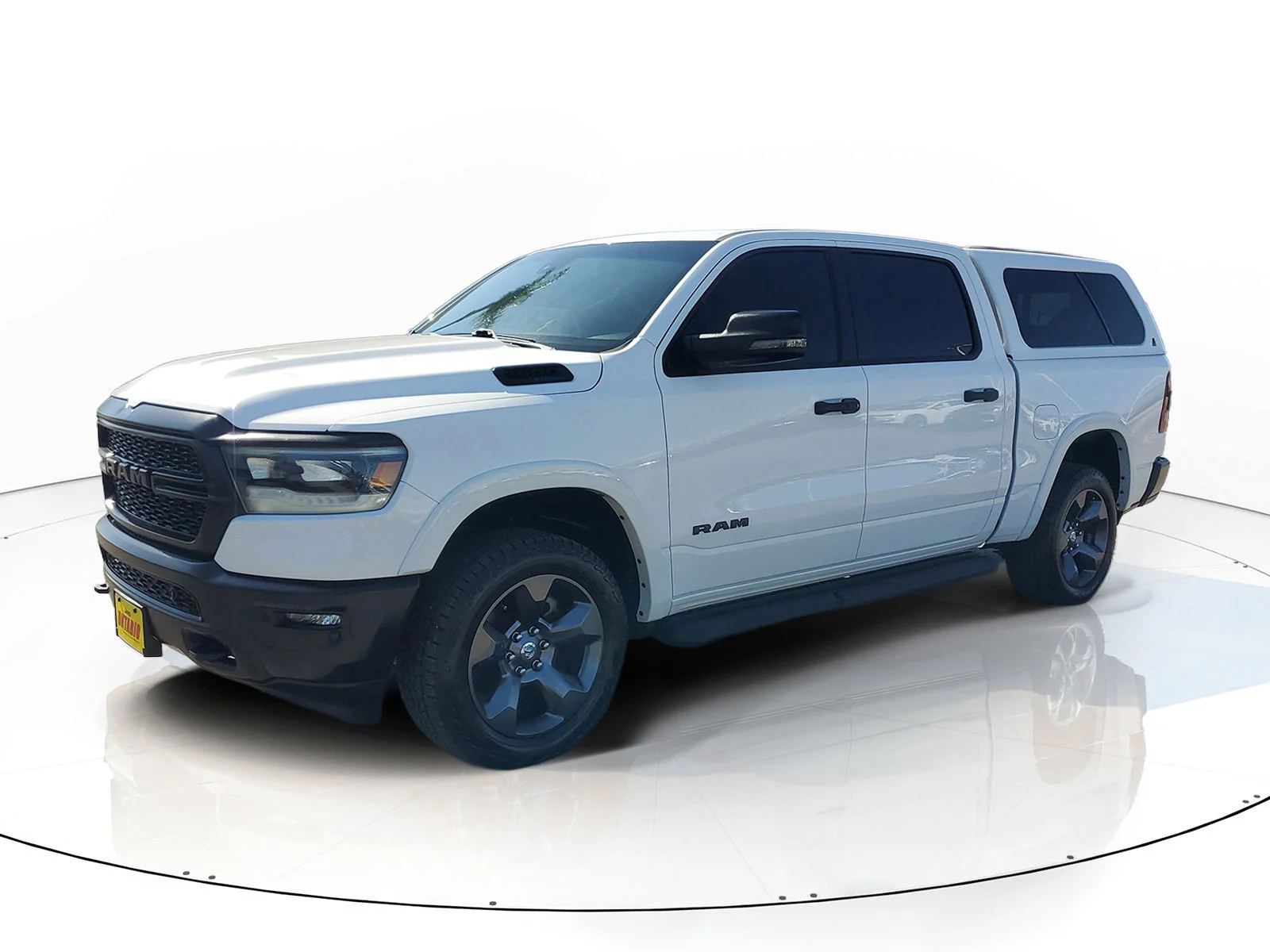 Certified Used 2023 White Ram Big Horn/Lone Star image 8