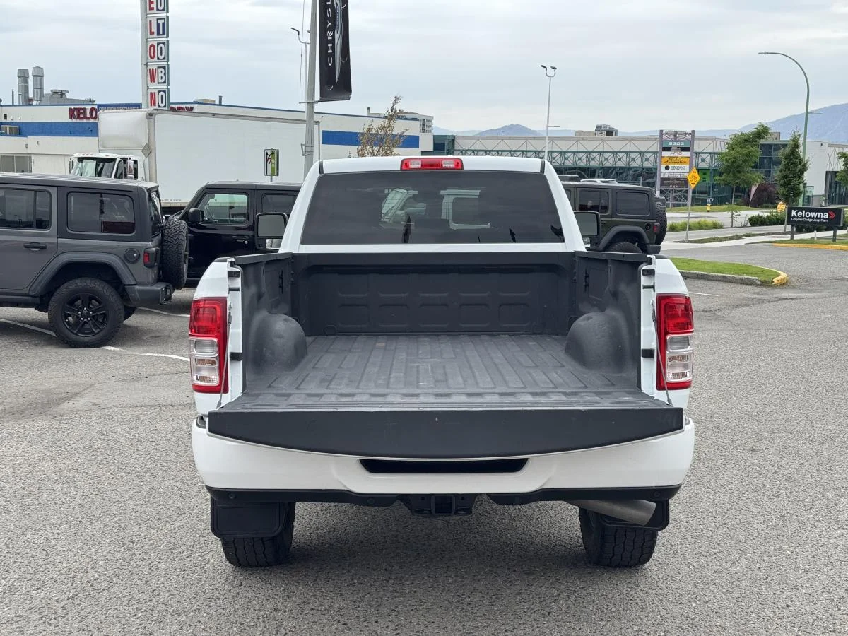 Used 2023 White RAM Big Horn image 8