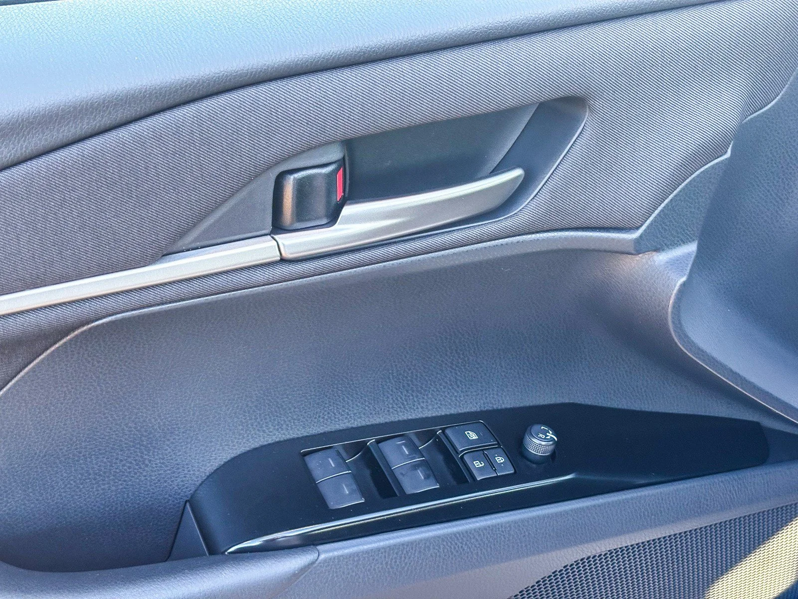 New 2026 01l7 Toyota LE image 21