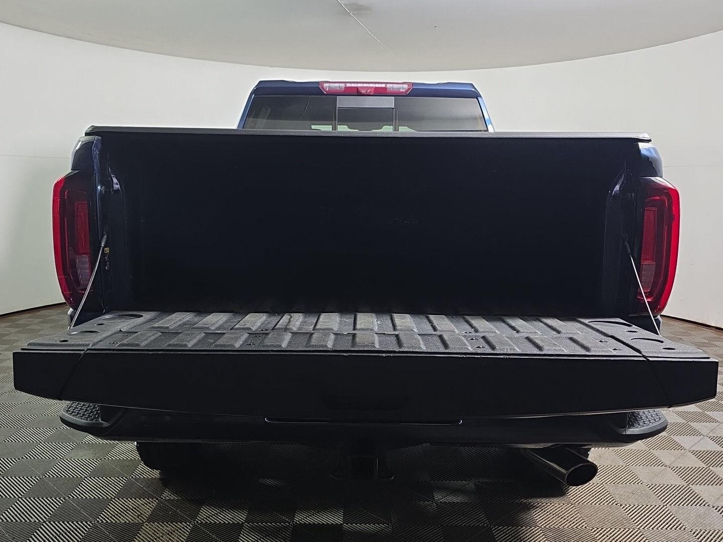 Used 2021 Pacific Blue Metallic GMC Denali image 4