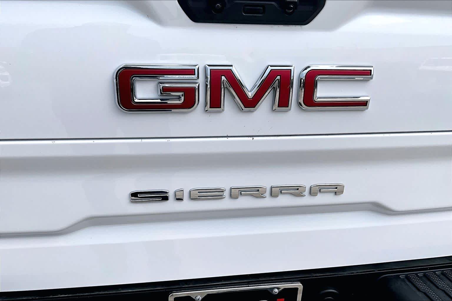 Used 2026 Summit White GMC SLT image 31