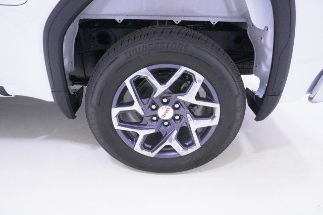 New 2026 Summit White GMC SLE image 9