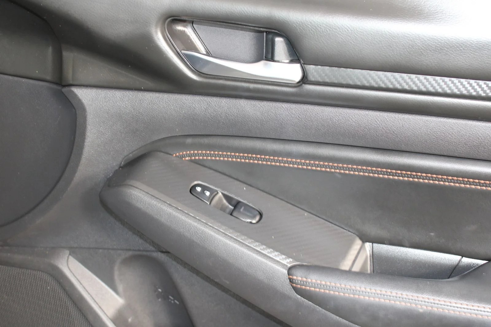 Used 2019 Black Nissan 2.5 SR image 19