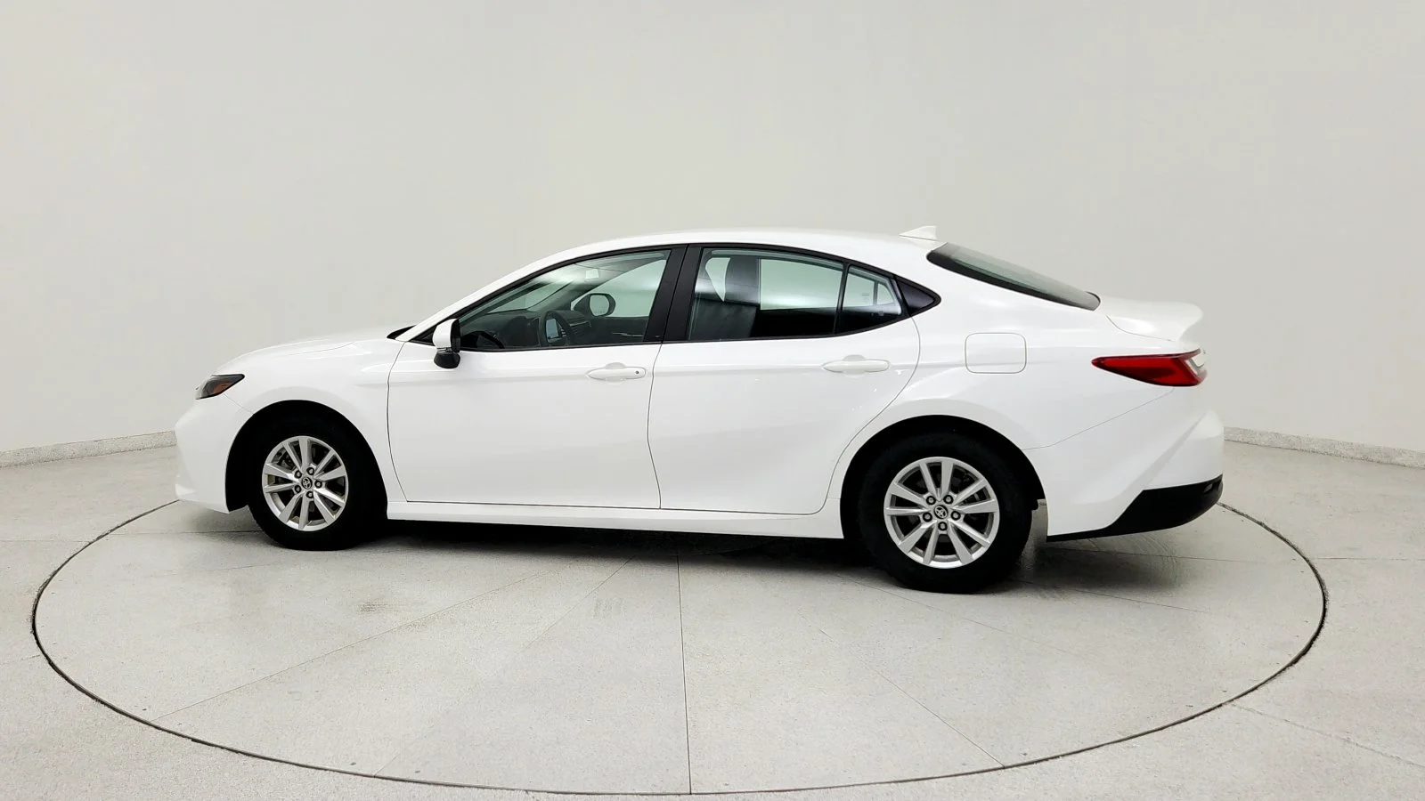 Used 2025 White Toyota LE image 4