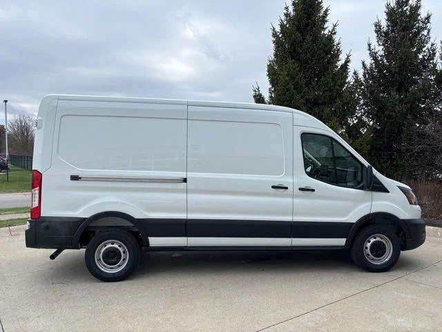 New 2026 Oxford White Ford Cargo Van image 5