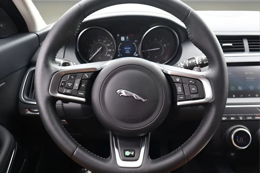 Used 2019 Gray Jaguar SE image 18