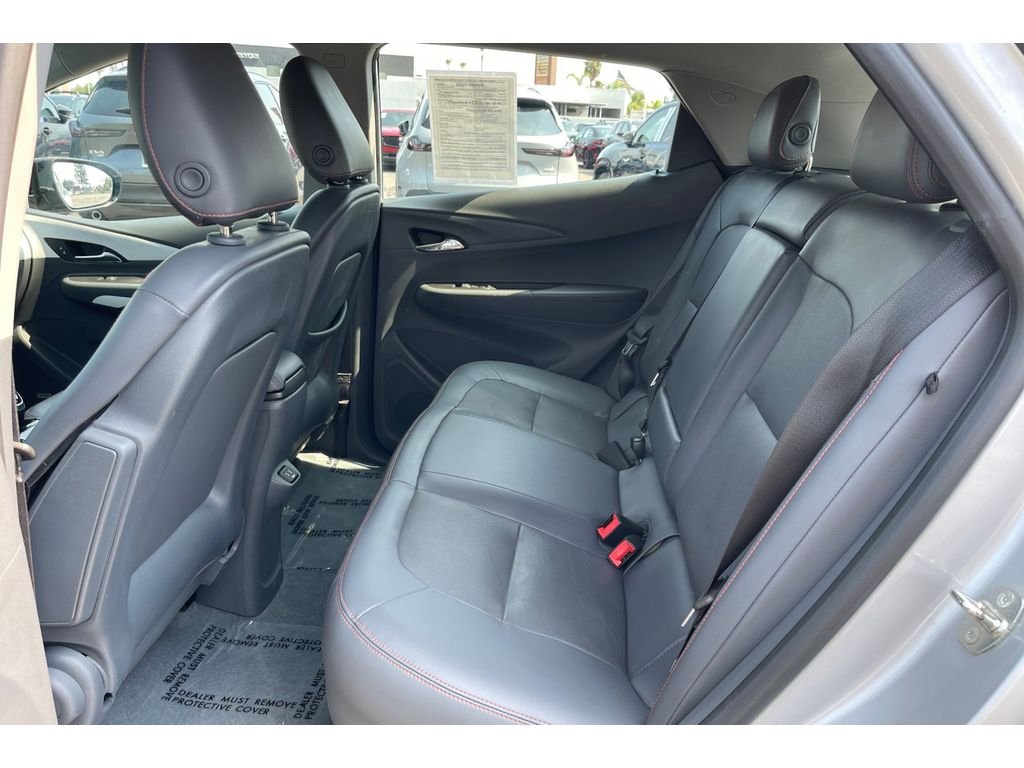 Used 2017 Silver Ice Metallic Chevrolet Premier image 14