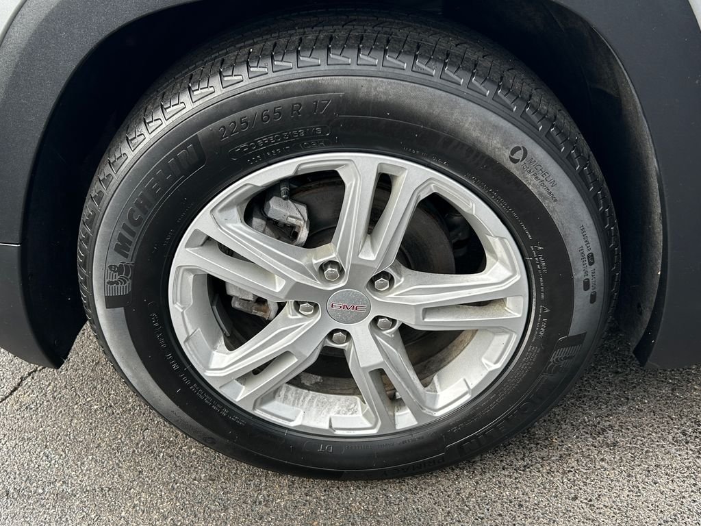 Used 2023 Sterling Metallic GMC SLE image 31