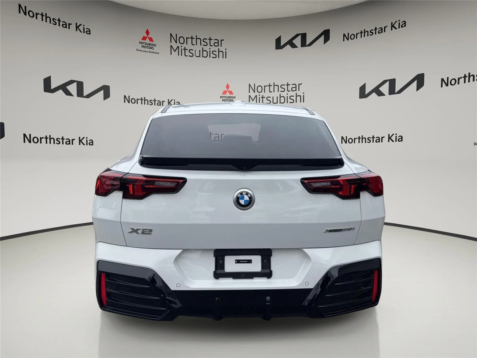 Used 2025 WHITE BMW xDrive28i image 3