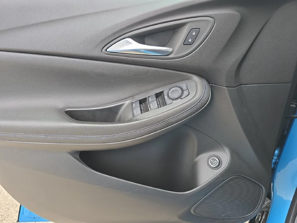 Used 2025 Blue Buick Sport Touring image 23