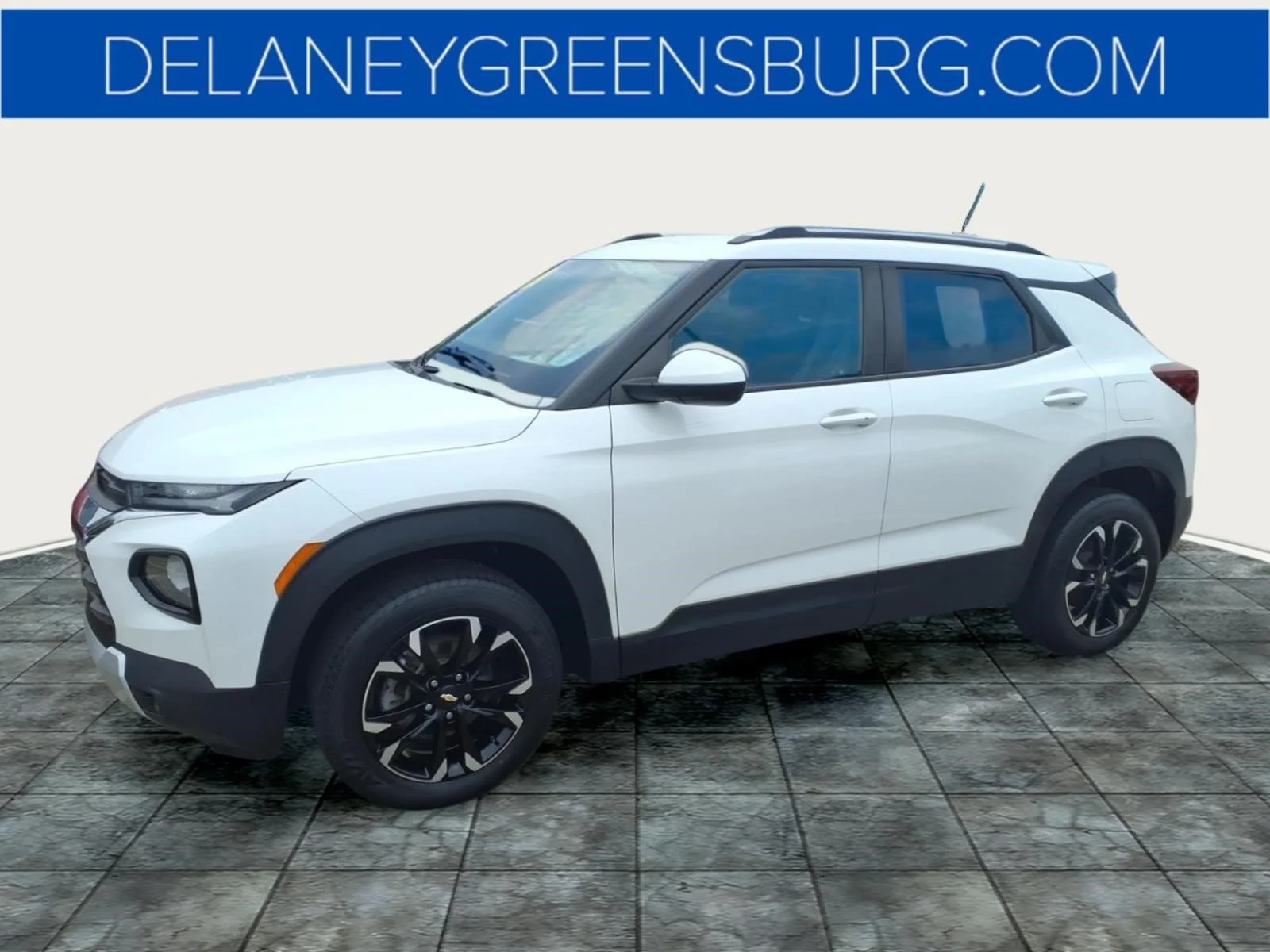 Used 2022 Summit White Gaz Chevrolet LT image 6