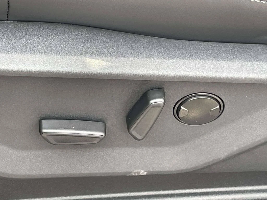New 2027 Glacier Gray Metallic Tri-Coat Ford Platinum image 14
