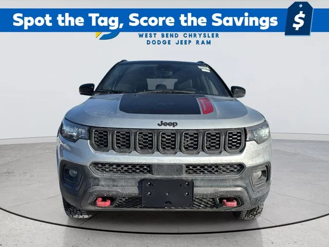 New 2026 Silver Zynith Metallic Clear-Coat Exterior Paint Jeep Trailhawk image 8