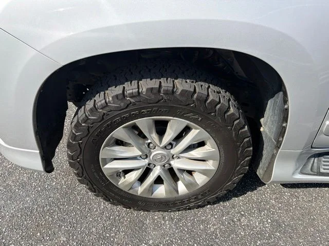 Used 2014 Gray Lexus 460 image 3