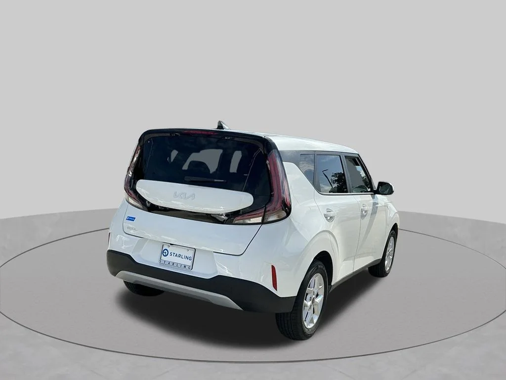 Used 2025 White Kia LX image 11