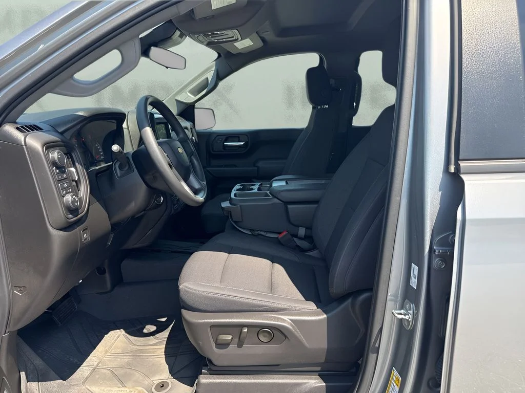 Used 2024 Gray Chevrolet Custom image 9